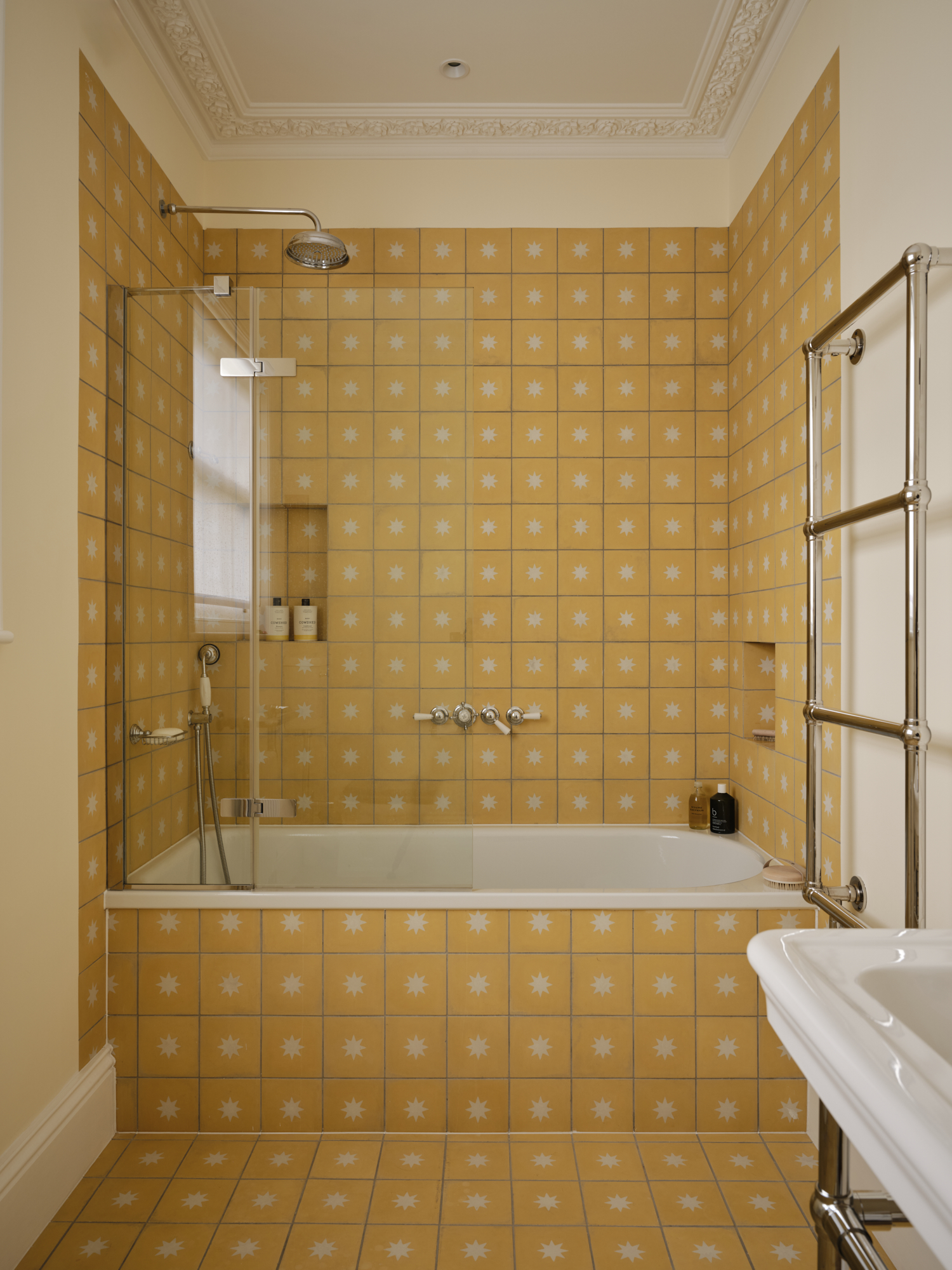 Yellow bathroom suite